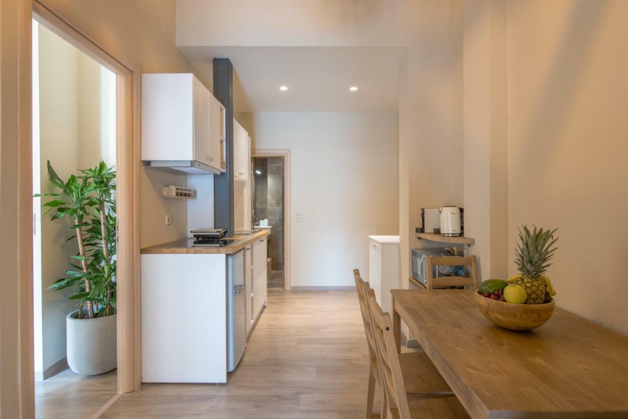 Апартаменты Stone House Near Acropolis - Living Stone Diamond Афины Экстерьер фото